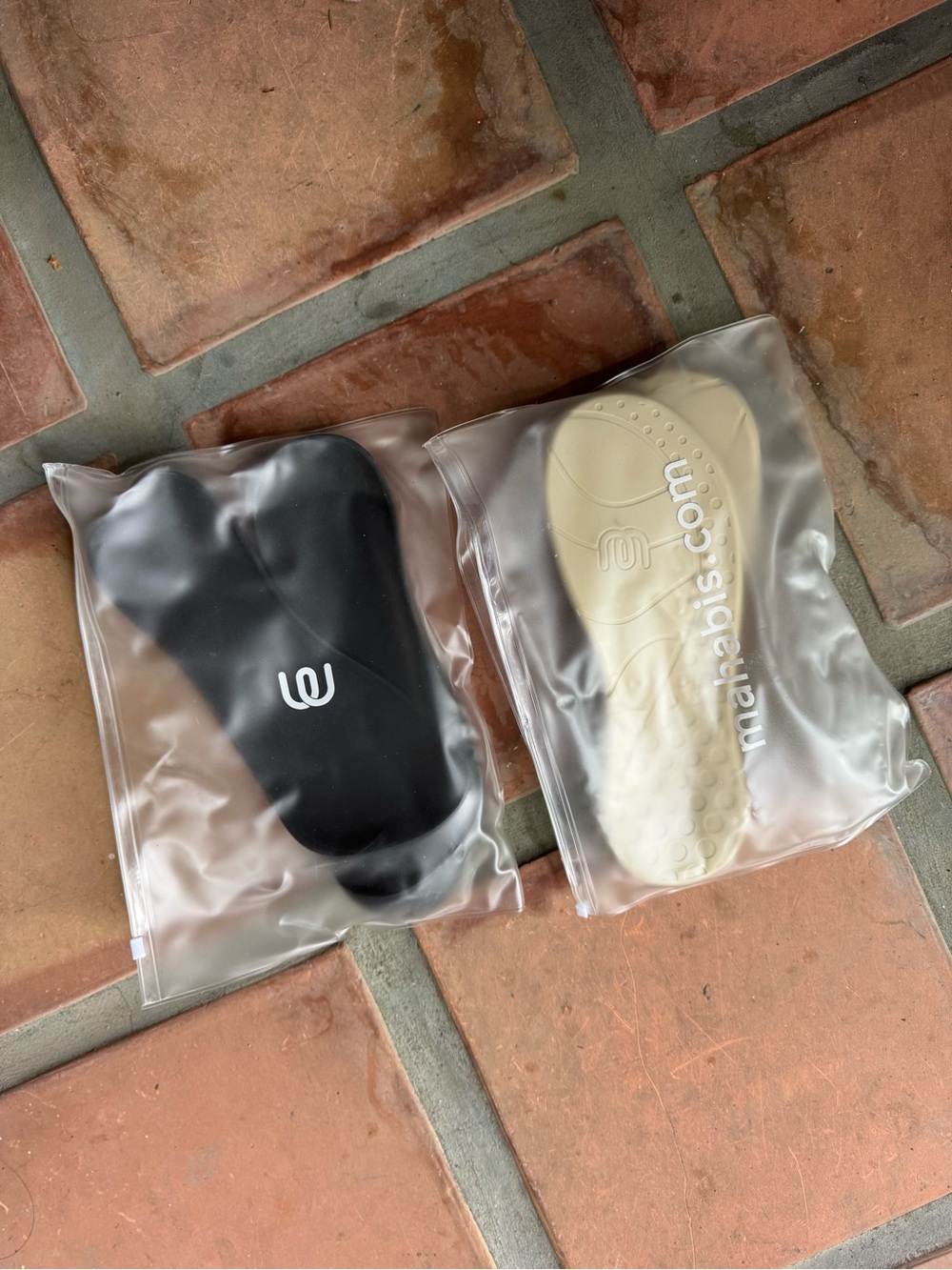 Matahabi Foot Insoles - Black & Beige